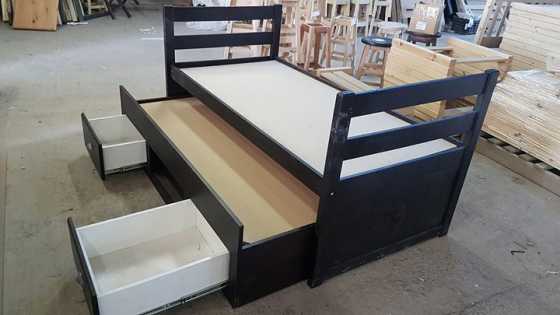 Soliede pine bed te koop