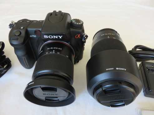 Sony 700 Twin Lens LIKE New