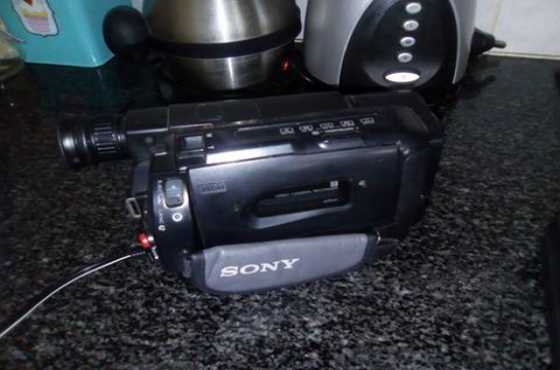 Sony handcam 180 digital zoom