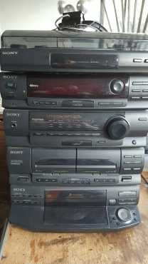 SOny Hi Fi System with Turntable and 5 cd changer