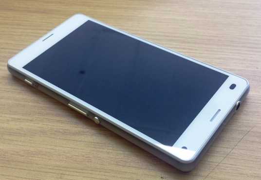 Sony Xperia Z3 Compact.............Used.
