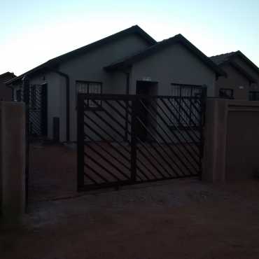 Soshanguve ext 5 nexto Crossing Mall house for rent