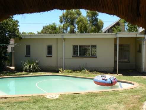 Spacious 1 Bedroom Flat - Rietfontein