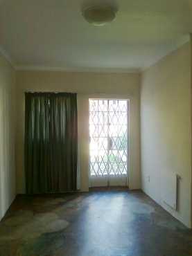 Spacious 1 Bedroom,1 Bathroom, LampW included