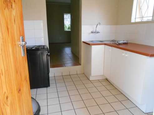 Spacious 2 bedroom Cottage to-let Bromhof Randburg R6950.00m 2 Extra large bedrooms