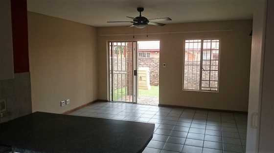 Spacious 2 Bedroom ground floor townhouse in Highveld, Centurion available immediately