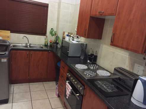 Spacious 2 Bedroom Unit Available 1 September 2016