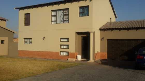 Spacious 3 Bedroom Double Storey House in Silverstone Country Estate