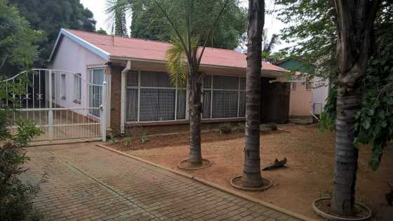 Spacious 4 bedroom with granny flat