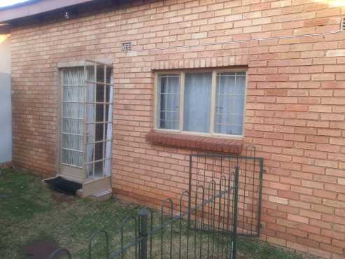 Spacious Garden Flat in Booysens