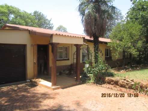 Spacious house on smallholding 10km west of Pretoria