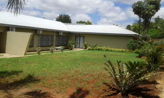 SPACIOUS HOUSE WAVERLEY