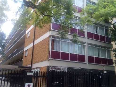 Spacious one bedroom flat for sale in Arcadia