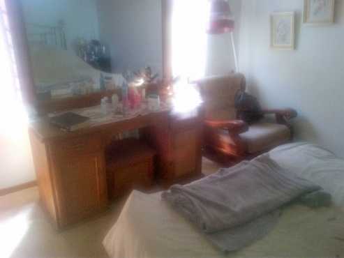 Spacious, sunny furnished bedroom to rent out to a professional, working lady