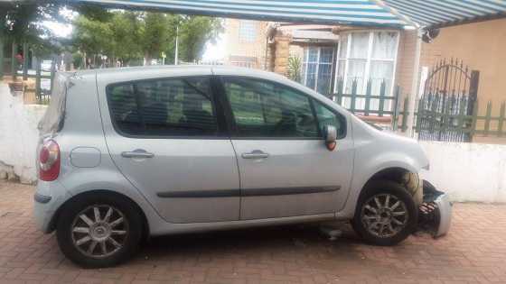 Spare Parts of Renault Modus for sale