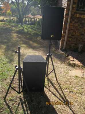 Speakers amp Stands