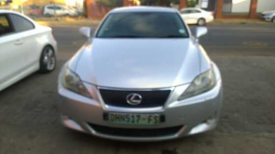 SPECIAL DEAL 2007 Lexus Is250 in excellent condition for R 89999