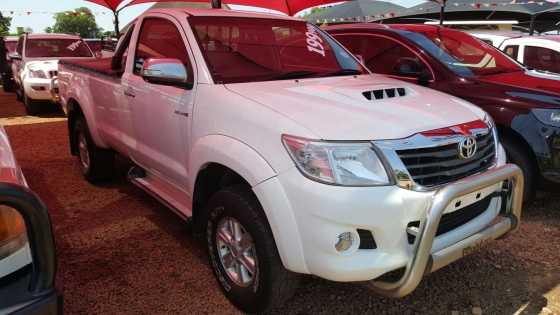 Spotless 2012 White Toyota Hilux 3.0 d4d SCab URGENT