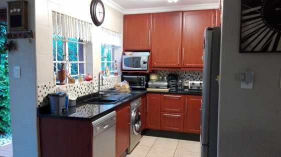 Spotless 3 bedroom town house SILVER PALMS BERGBRON R1 300 000.00