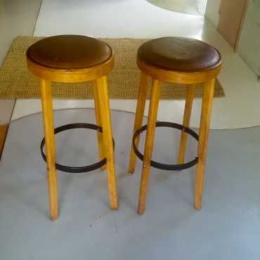 Spunky Bentwood bar stools beech wood with a metal twist, sturdy strong frames