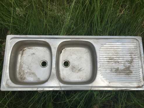 Stainless steel sinks