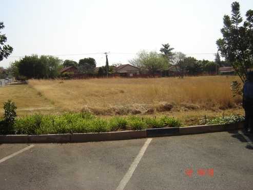 Stand in Berg Avenue, Florauna. Size - 2441 m. 31 units aready approved by counsel