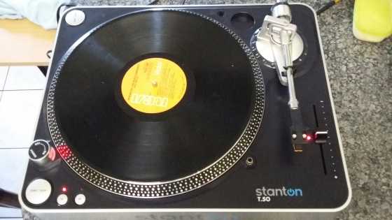 Stanton T50 turntables