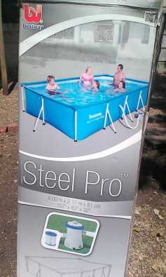 Steel Pro swimming pool