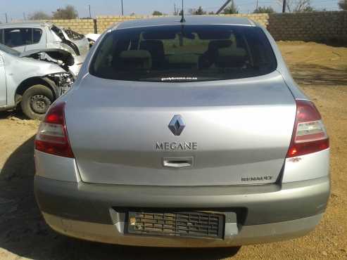 Stripping a 2005 Renault Megane II 1.6 for parts