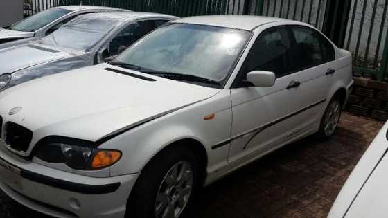 Stripping BMW E46 318i  For spares