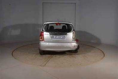 Stripping Kia Picanto 2011 model