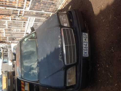 Stripping Mercedes-Benz C220 1996 for Spares