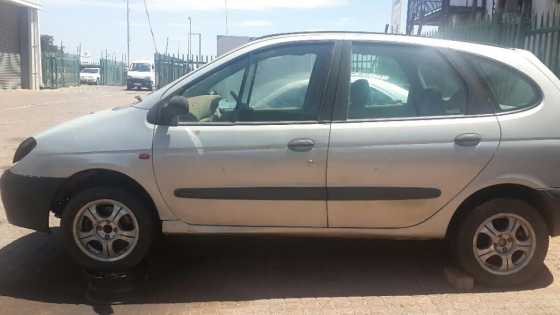 Stripping Renault Scenic For Spares