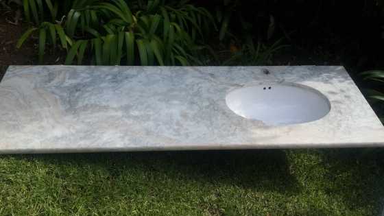 Stunning 1800m x 600mm undercounter basin with granite top(grey and light brown) KEMPTON PARK