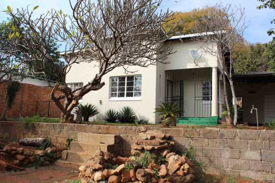 Stunning 3 bedroom 1 bathroom house to rent in Capital Park