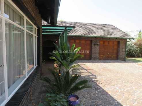 STUNNING 3 BEDROOM FACEBRICK WITH LAPA AND DOUBLE GARAGE