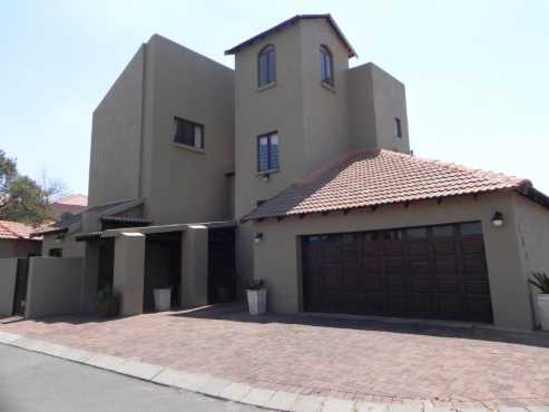 Stunning 3 Bedroom Family Home with dam views in harties for rent