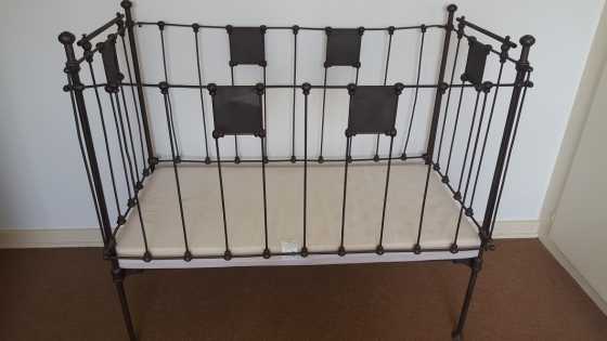 Stunning Antique Cast Iron Cot