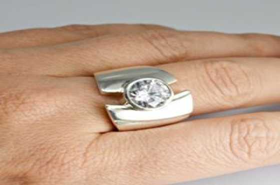 STUNNING CUSTOM MADE HANNERIE RING