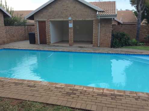 STUNNING TOWNHOUSE IN MONTANA PRETORIA - 2 BEDROOM 2 BATHROOM 2 GARAGES