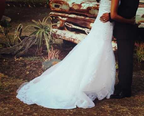 Stunning Wedding Dress for Sale