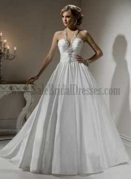 Stunning wedding dress never been worn