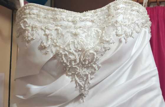 Stunning wedding dress size6