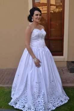 Stunning wedding dress still brand new for sale  any brides dream dress.