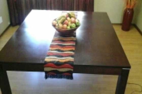 Stunning wooden Dinning room Table for sale