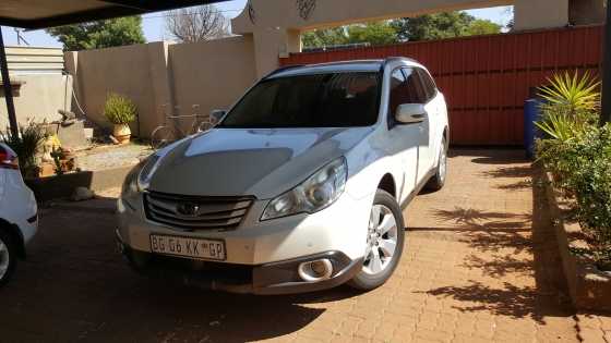 Subaru, 2011, All wheel drive, Automatic