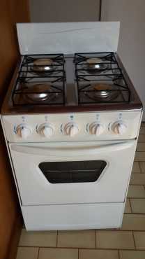 Sunbeam 4 Plate Gas Stove With Oven