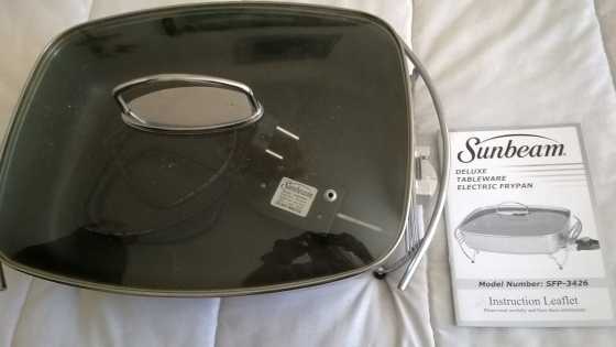 Sunbeam Deluxe Tableware Elecrtic Frying Pan.