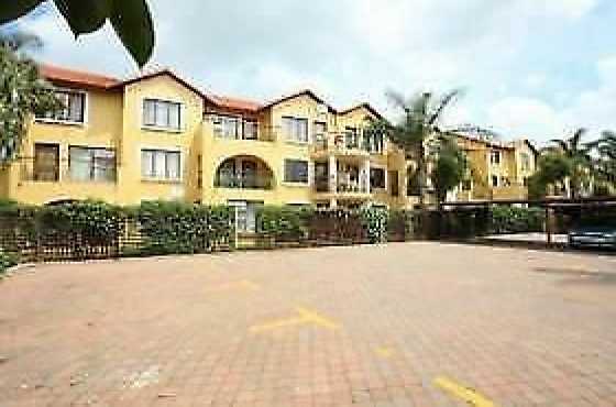 SUNDOWNER Open plan studio townhouse to let for R4000 2 available June