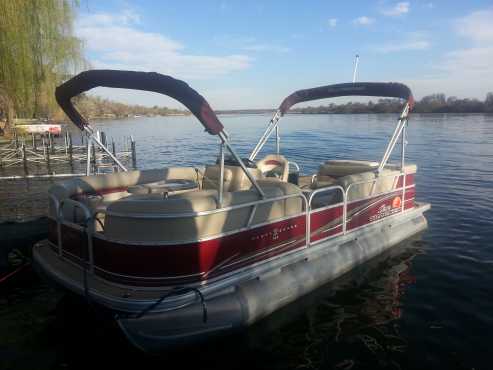 Suntracker 22ft pontoon party barge